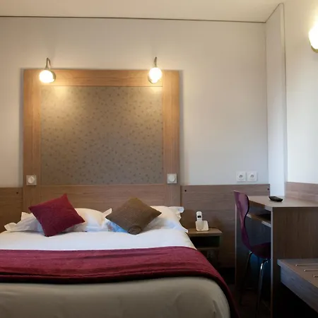 Logis Les Vieilles Hotel