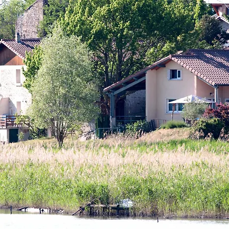 Logis Les Vieilles فندق