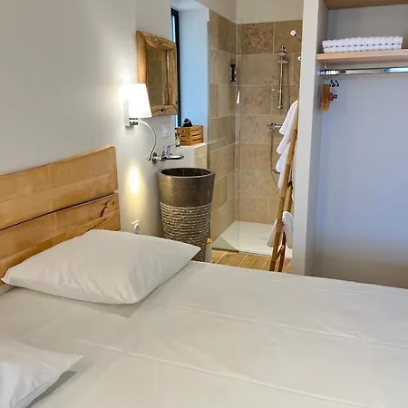 Logis Les Vieilles Granges-les-Beaumont