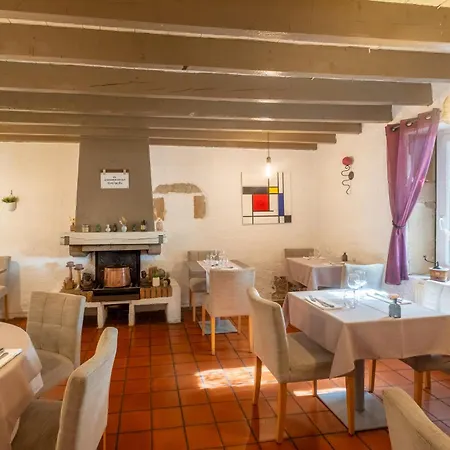 Hotel Logis Les Vieilles