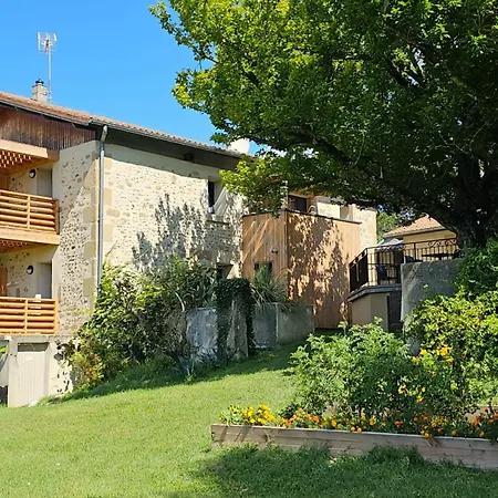 Hotel Logis Les Vieilles Granges-les-Beaumont