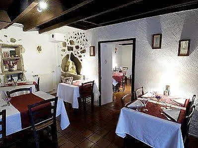 Hotel Logis Les Vieilles 2*