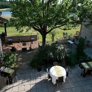 فندق Logis Les Vieilles Granges-les-Beaumont