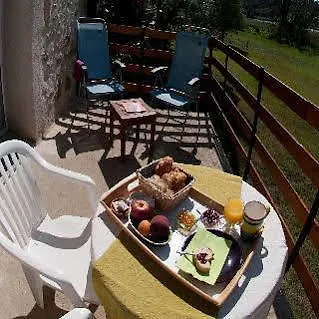 Logis Les Vieilles فندق 2*