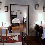 Logis Les Vieilles Отель