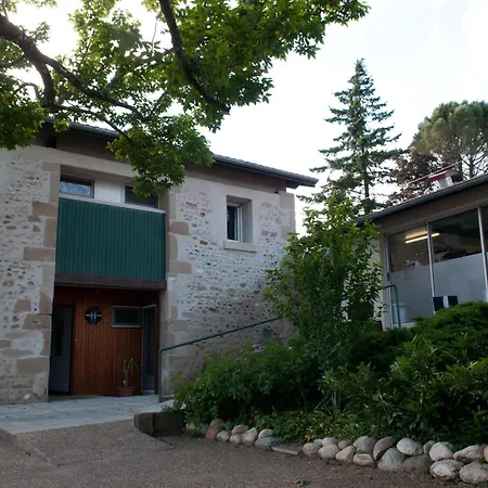 Logis Les Vieilles 2*