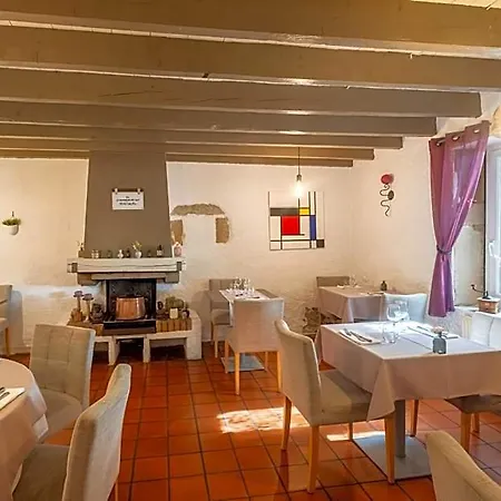 Logis Les Vieilles Otel Granges-les-Beaumont