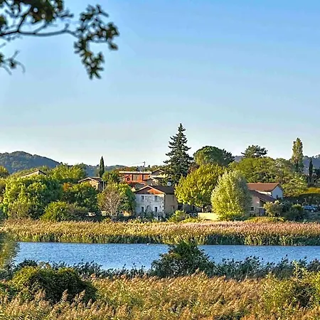 Logis Les Vieilles Otel 2*